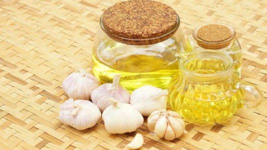 طرز تهیه روغن سیر برای درد مفاصل