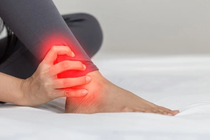 چگونه درد مچ پا را تسکین دهیم؟