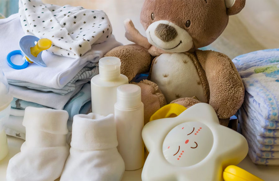 چک‌لیست وسایل ضروری نوزاد از بدو تولد تا یک‌سالگی